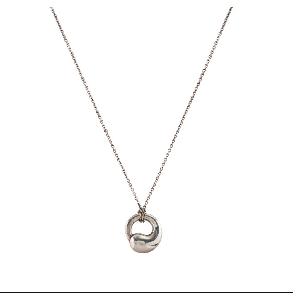 Tiffany’s circle silver necklace
